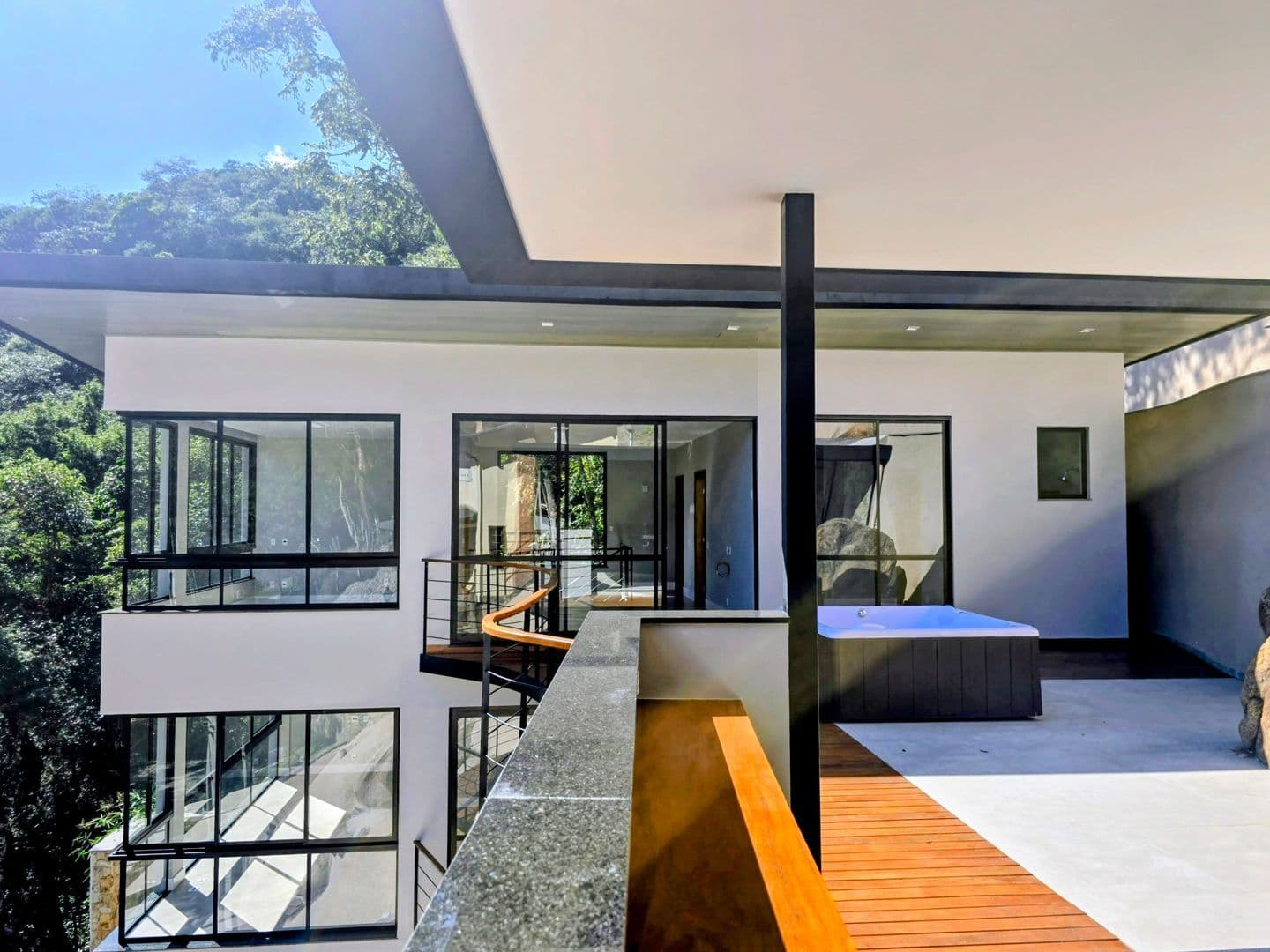 Uma casa entre as montanhas/Arquitetura, conforto e natureza em perfeita harmonia!