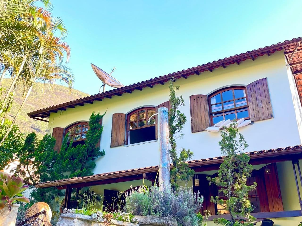 Casa duplex com piscina e jardim no Quitandinha, Petrópolis