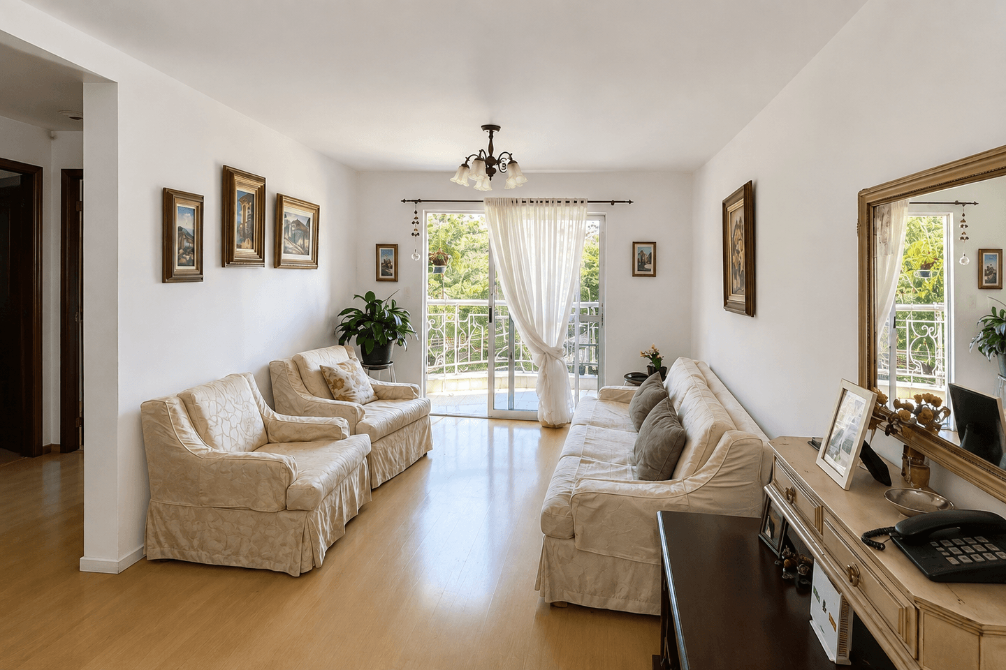 Cobertura duplex com três quartos em Nogueira, Petrópolis
