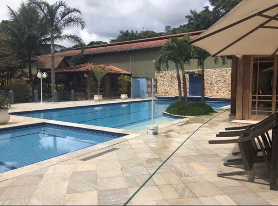 Cobertura duplex com terraço em Nogueira, Petrópolis