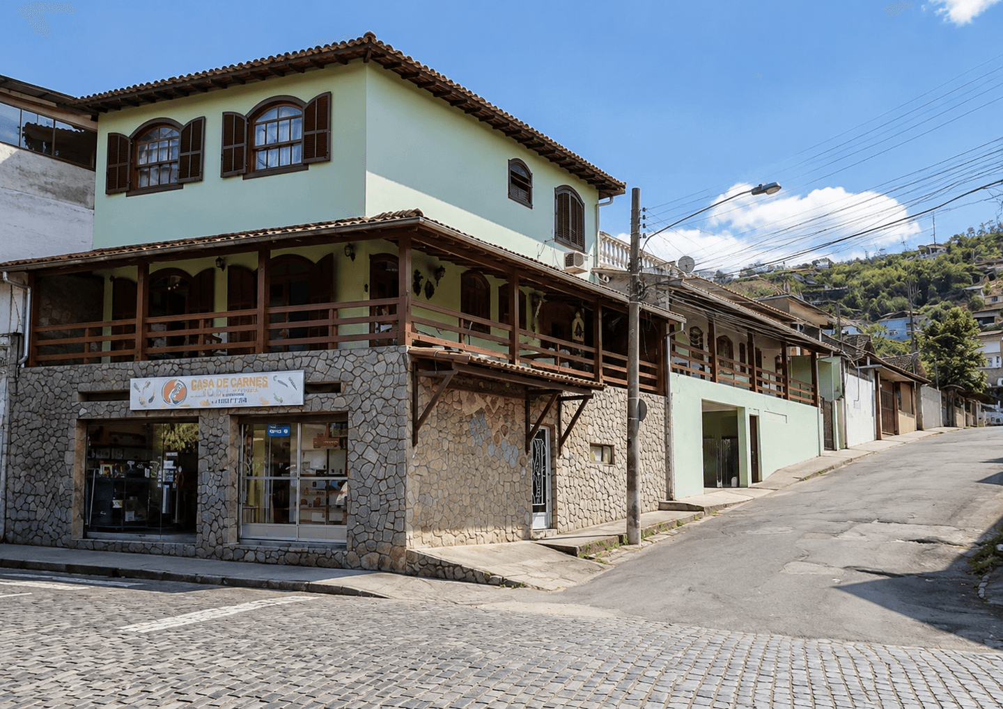 Ótima casa na Rua Cel Duarte da Silveira, Petrópolis- RJ!