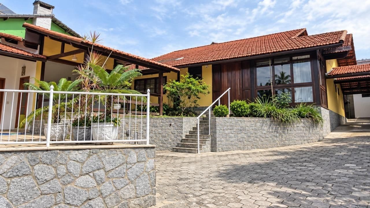 Elegância, privacidade e vista para a montanha em um endereço nobre